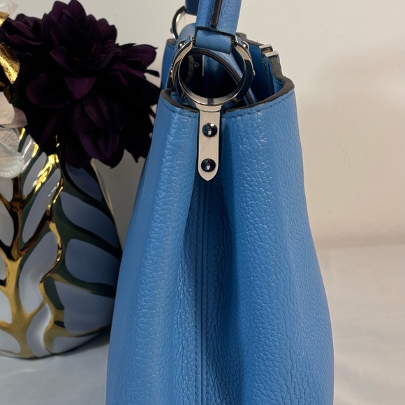Louis Vuitton Capucines Mm Blue - Picture 13 of 16